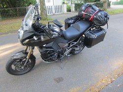 Versys mit Koffer u. Rolle a.jpg