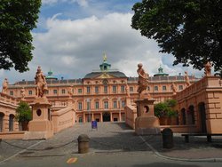 Das Rastatter Residenzschloss darf natürlich nicht fehlen