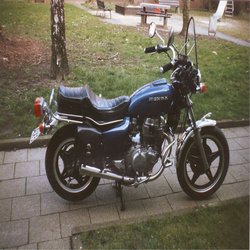 CB400