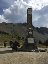 Steinriesen am Wegesrand