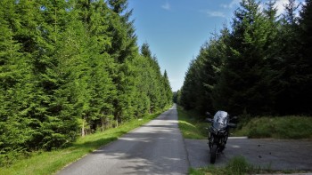 kein Auto od. Motorrad auf gezählten 15 km !! nur eine Handvoll Elektro-Radler