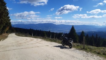 Und auf der Saualpe auf leichtem Schotter und toller Aussicht