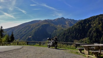 am Pass (im Sommer überlaufen - jetzt fast alleine)